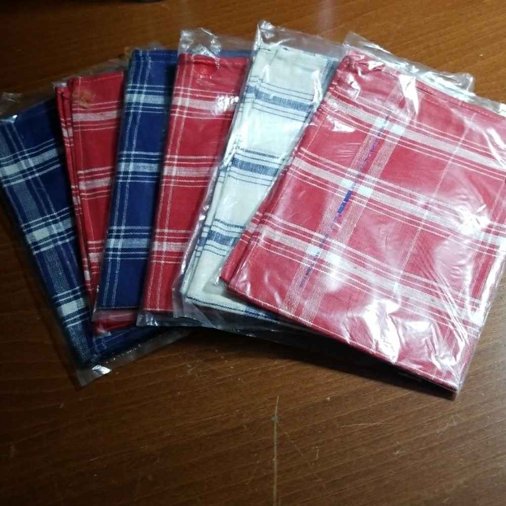 6 New cloth napkins